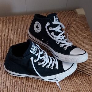 Converse Black and White High-Top Sneakers Chuck Talyor size 9.
